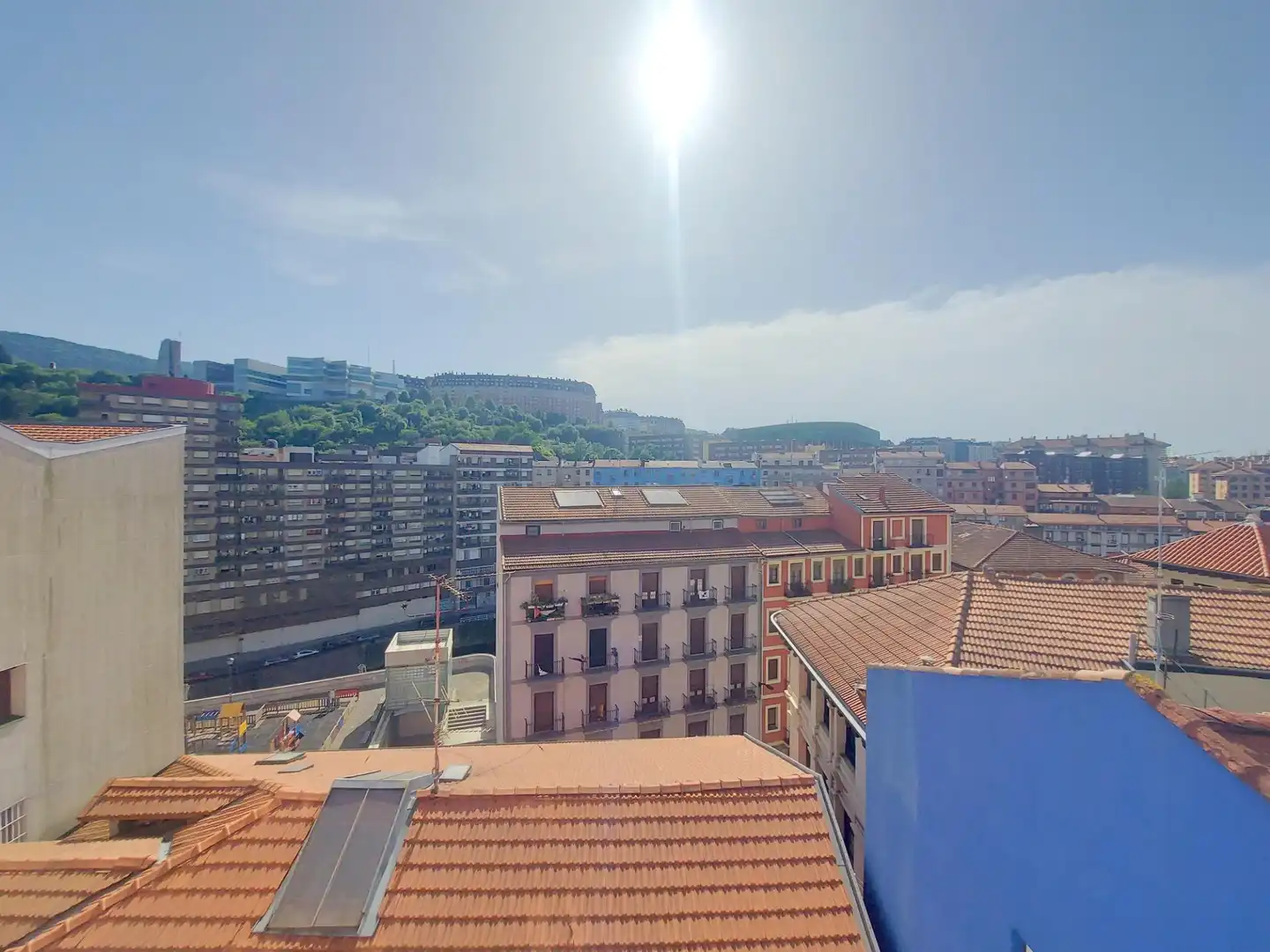 Vista exterior de Pis en venda en Bilbao  amb Calefacció, Moblat i Balcó