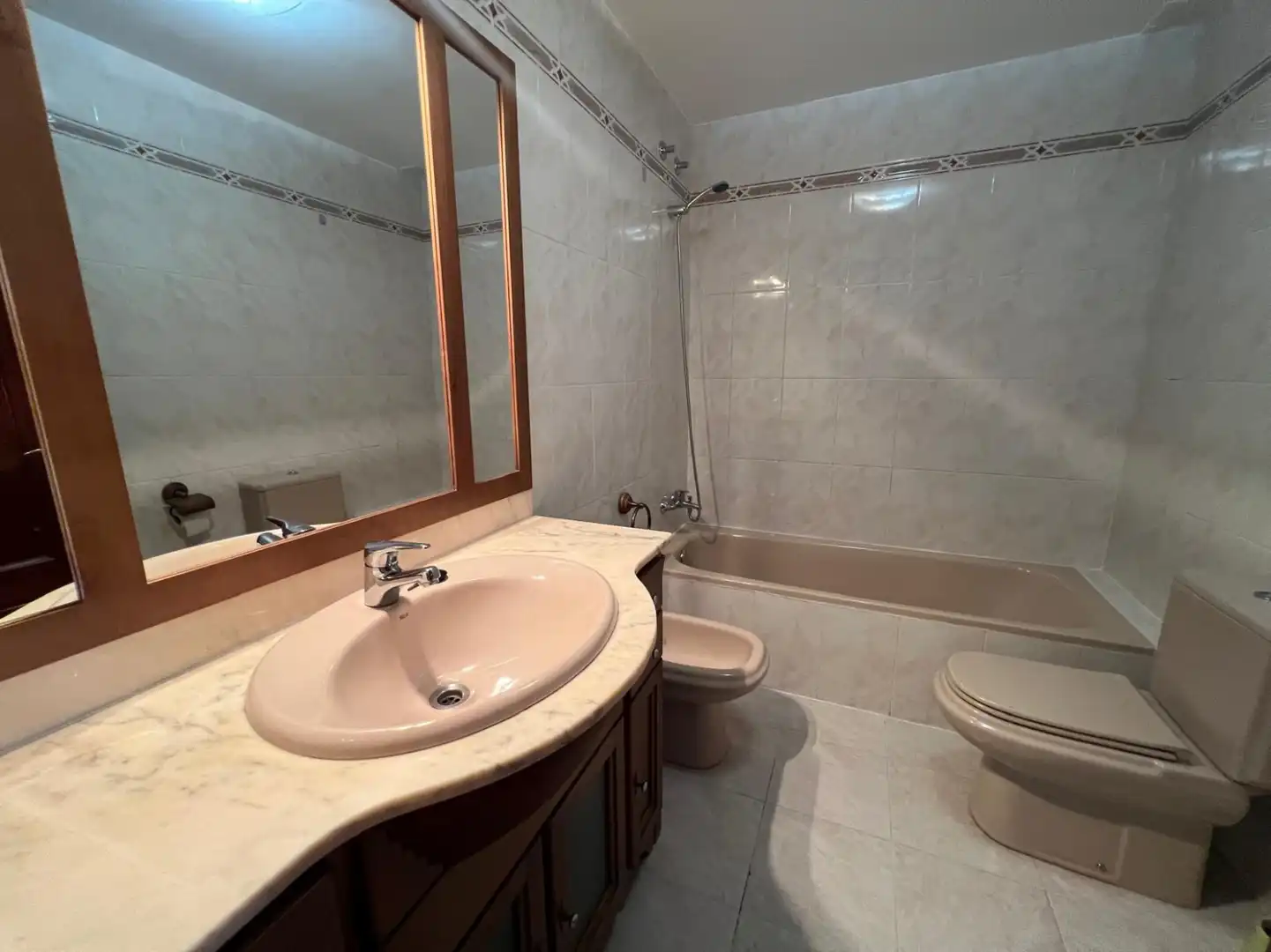 Baño de Piso en venta en  Logroño con Calefacción, Terraza y Balcón