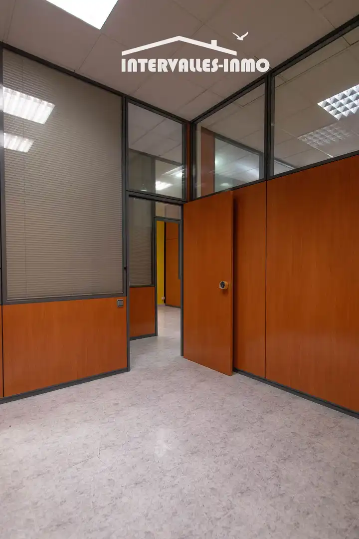 Oficina en venda a Caldes de Montbui