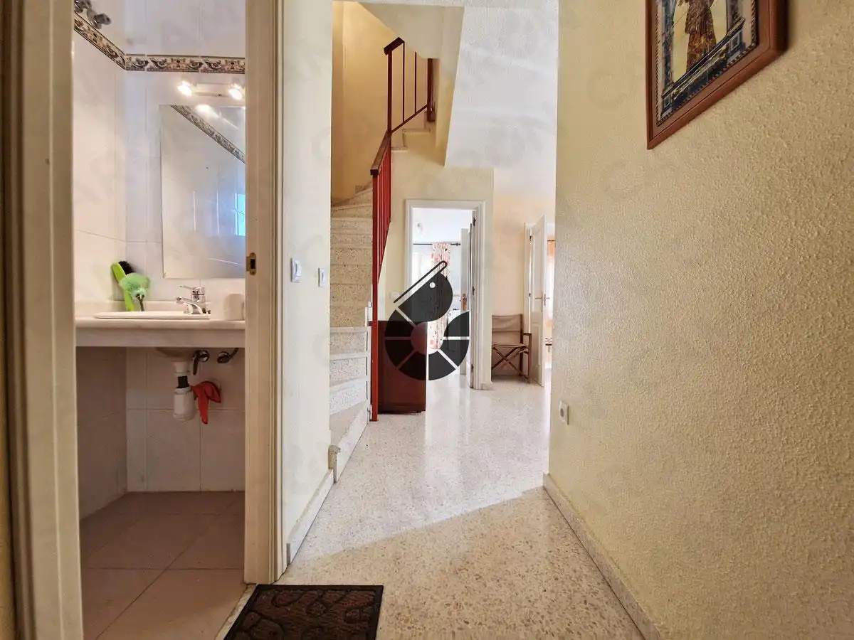 Casa adosada en venta en Coria del Río con Terraza
