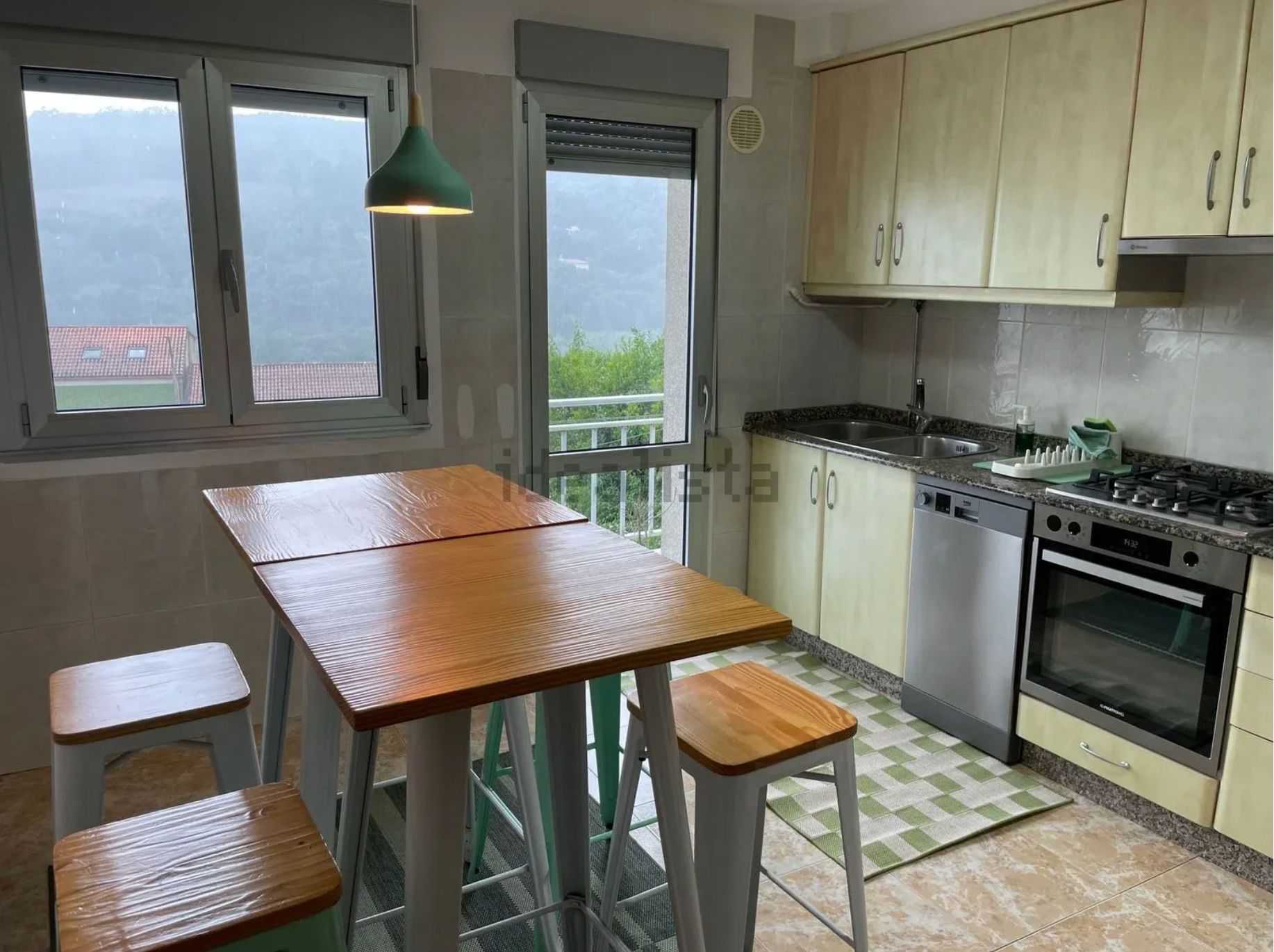 Kitchen of Flat to rent in Santiago de Compostela   with Furnished