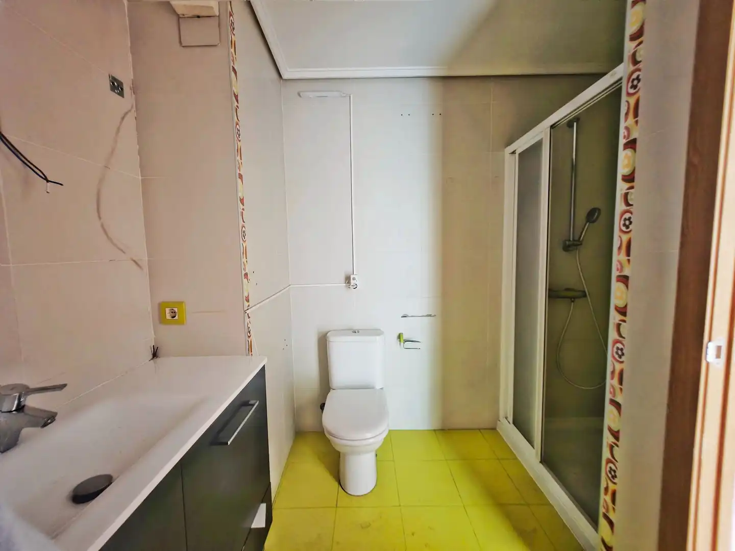 Badezimmer von Wohnung zum Verkauf in  Logroño mit Heizung, Terrasse und Abstellraum