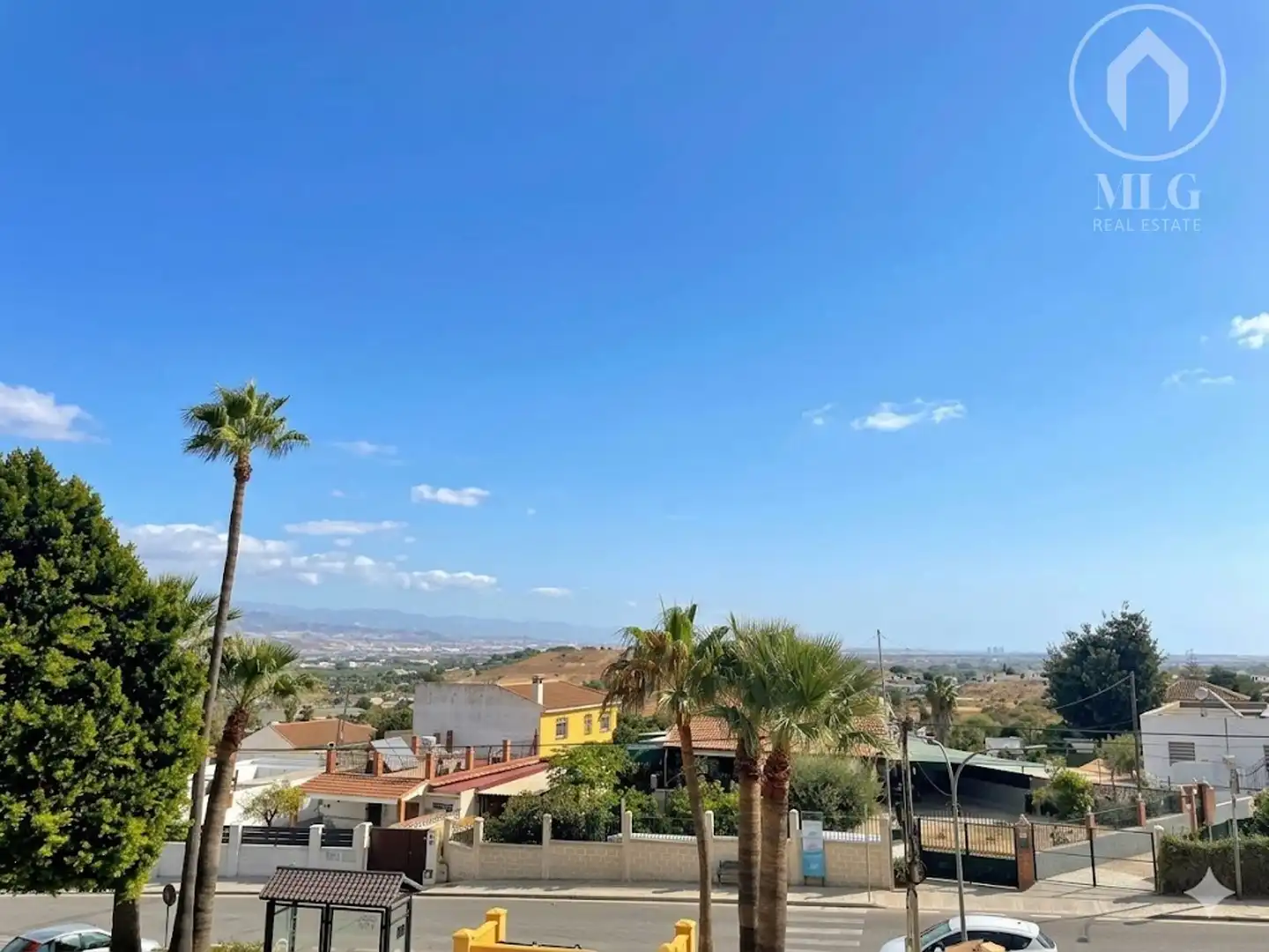 Vista exterior de Casa o xalet en venda en Alhaurín de la Torre amb Aire condicionat, Terrassa i Traster