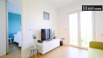 Living room of Flat to rent in  Madrid Capital  with Air Conditioner, Heating and Balcony