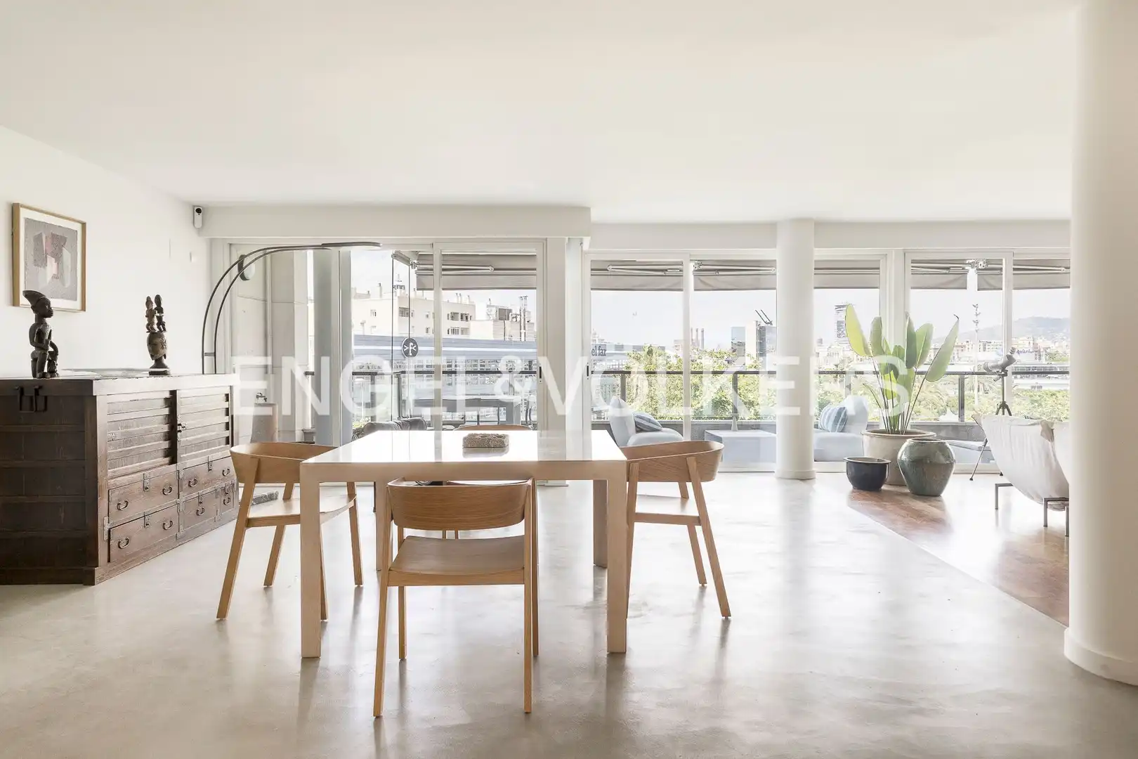 Außenansicht von Wohnung zur Miete in Barcelona mit Klimaanlage, Heizung und Parkett
