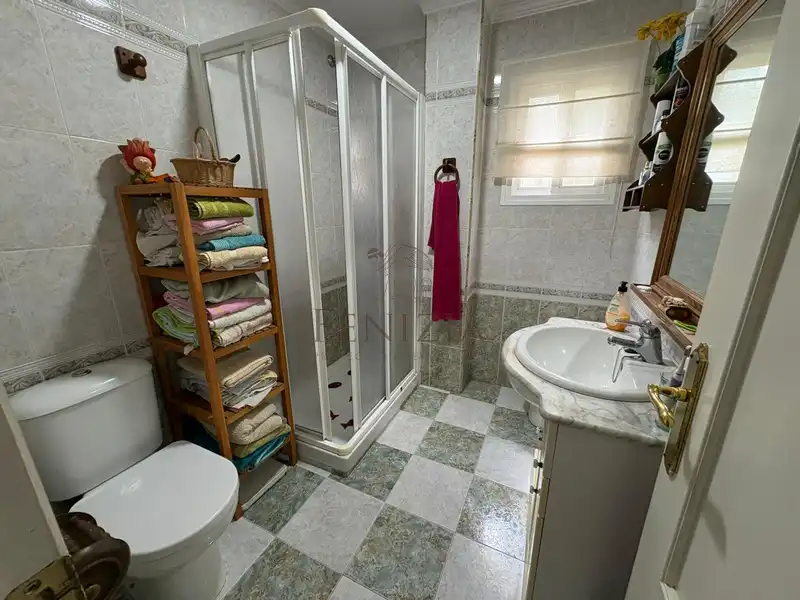 Bathroom of Houses for rent in El Puerto de Santa María  with Air Conditioner, Private garden and Storage room