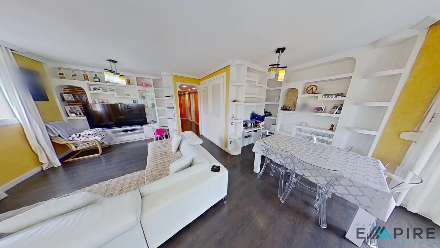 Living room of Flat for sale in  Madrid Capital  with Air Conditioner, Heating and Storage room