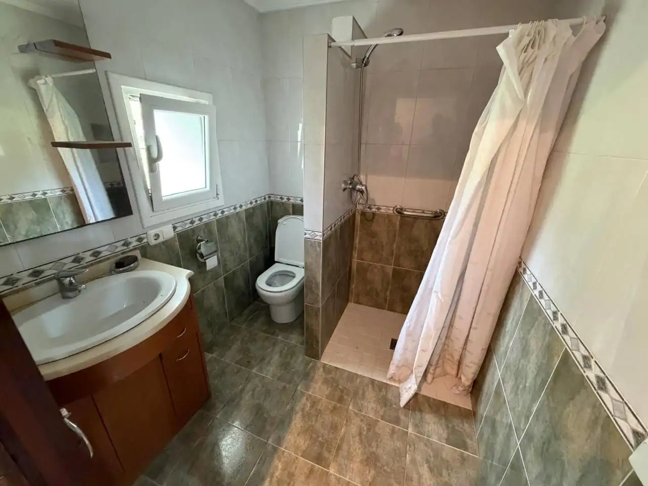 Bathroom of Houses for sale in Hernialde  with Private garden, Terrace and Furnished