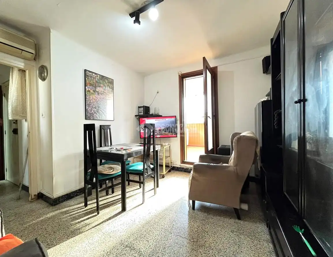 Sala de estar de Piso en venta en L'Hospitalet de Llobregat con Terraza