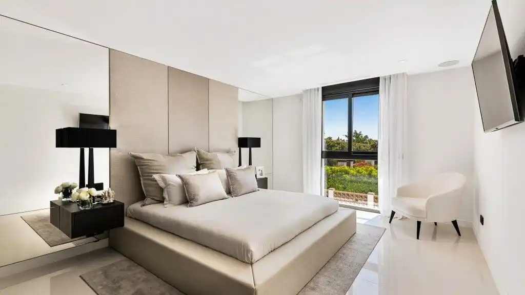 Chalet con piscina en venta en Nueva Andalucía, imagen 8