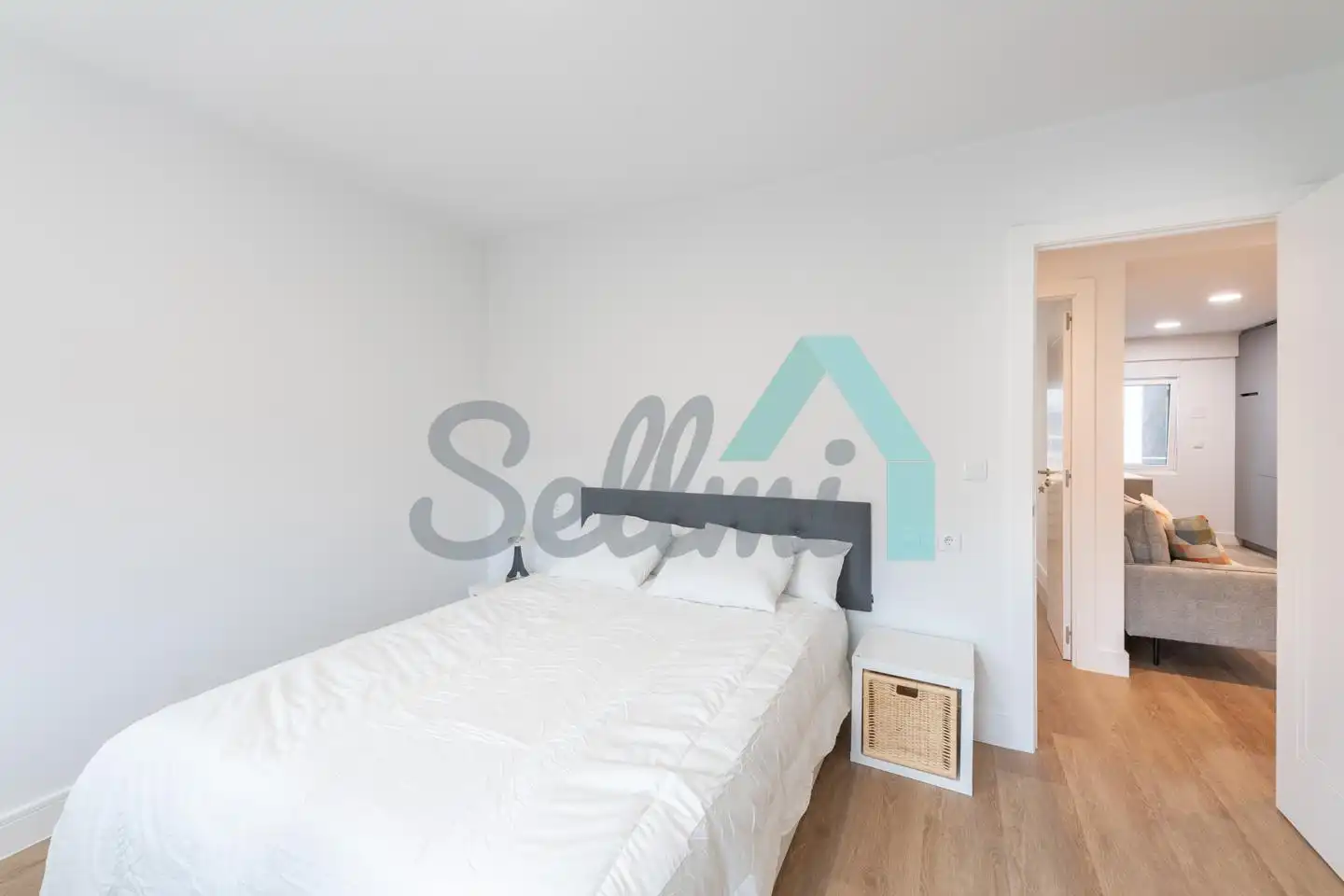 Bedroom of Flat for rent in Oviedo   with Heating, Terrace and Furnished