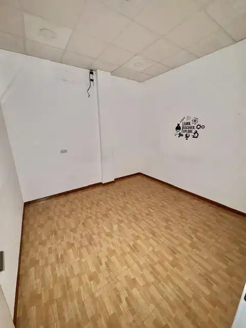 Local commercial à vendre à Casco Antiguo, imagen 4