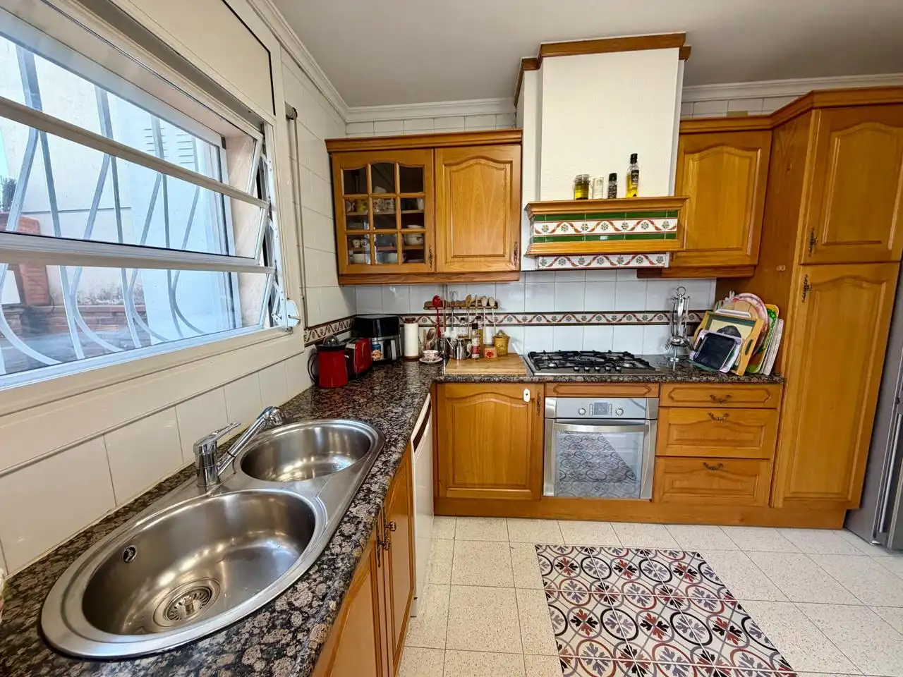 Cuina de Casa o xalet en venda en Montcada i Reixac amb Aire condicionat, Calefacció i Terrassa
