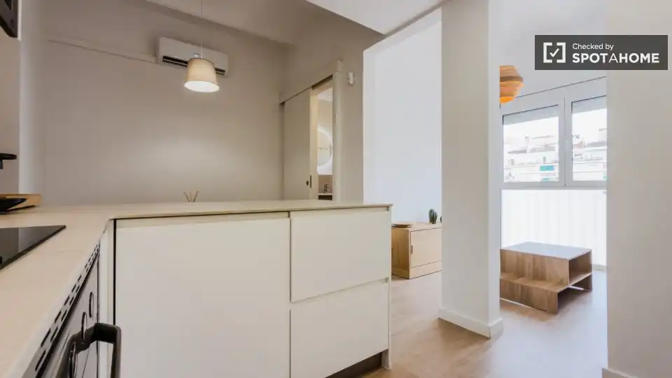 Cuina de Apartament per a compartir en Barcelona amb Aire condicionat, Calefacció i Terrassa