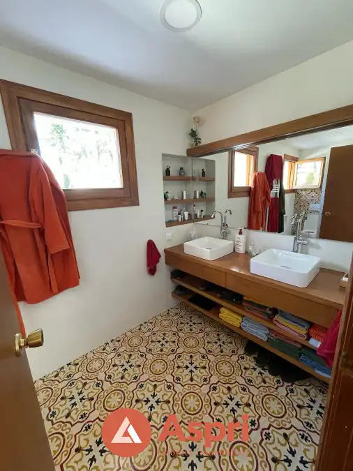 Bany de Casa o xalet en venda en Esplugues de Llobregat amb Aire condicionat, Calefacció i Jardí privat