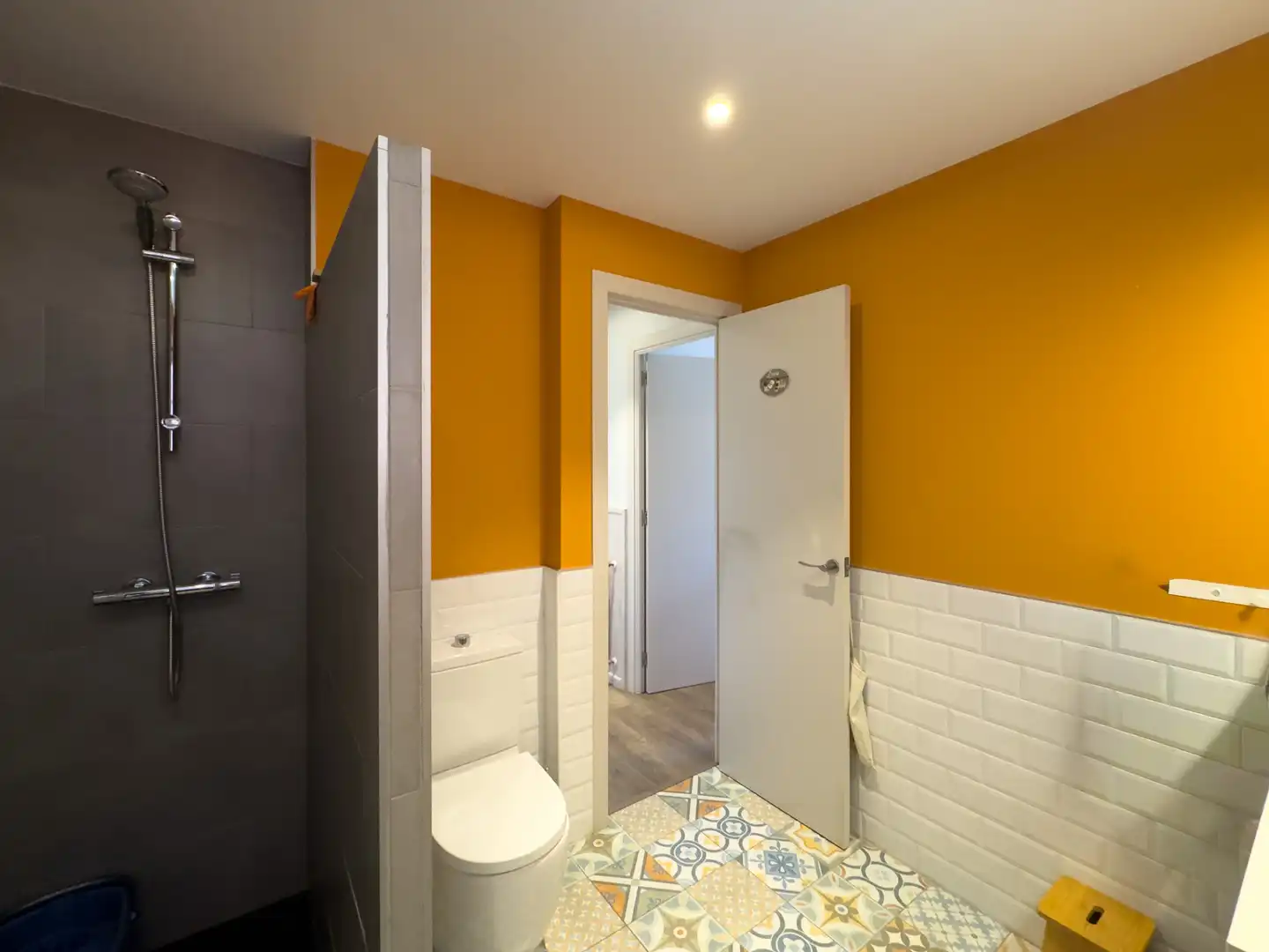 Badezimmer von Erdgeschoss zum Verkauf in Bellver de Cerdanya mit Heizung, Parkett und Balkon