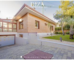 Exterior view of House or chalet for sale in  Madrid Capital  with Air Conditioner, Parquet flooring and Terrace