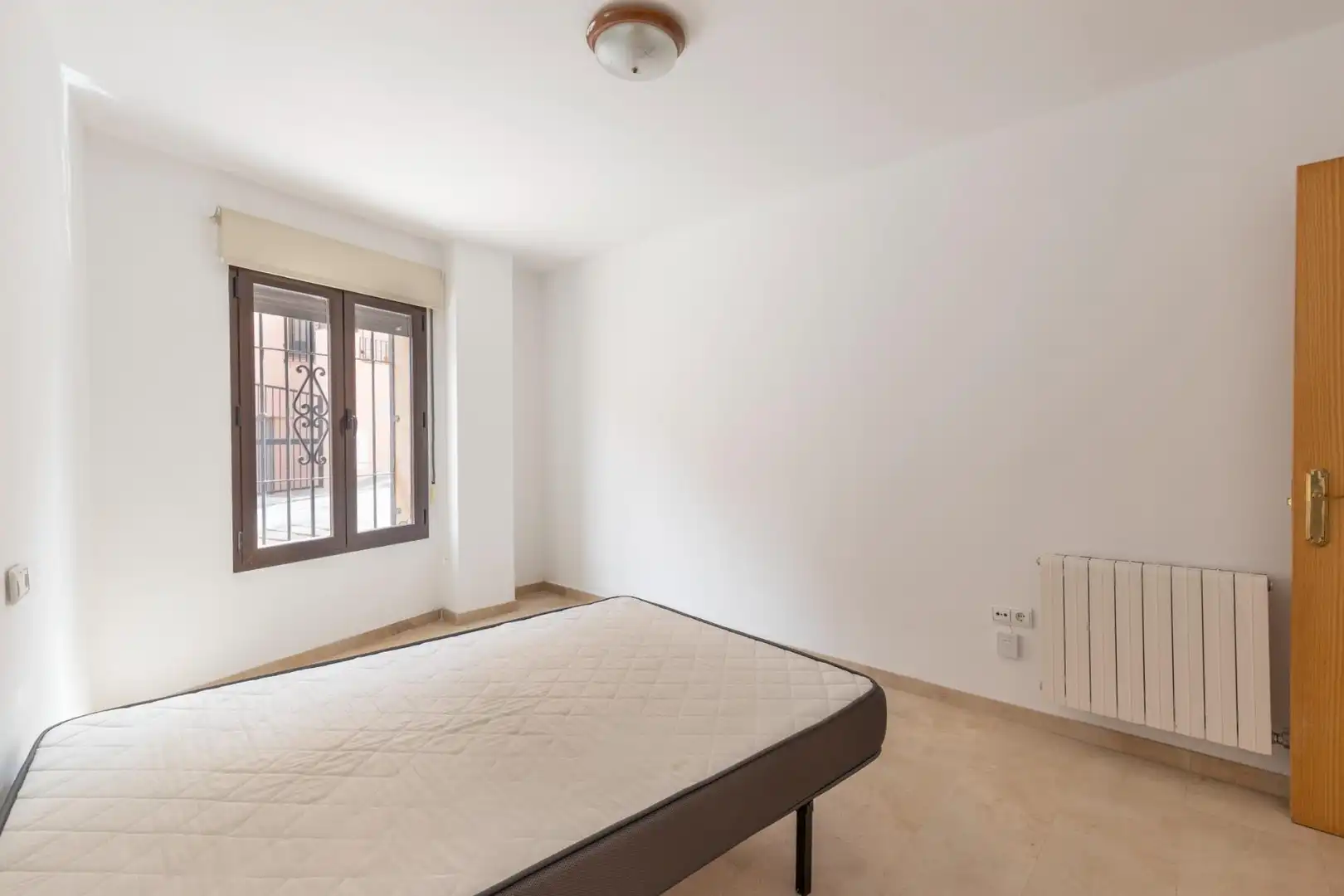Dormitori de Casa adosada en venda en Monachil amb Aire condicionat, Calefacció i Terrassa