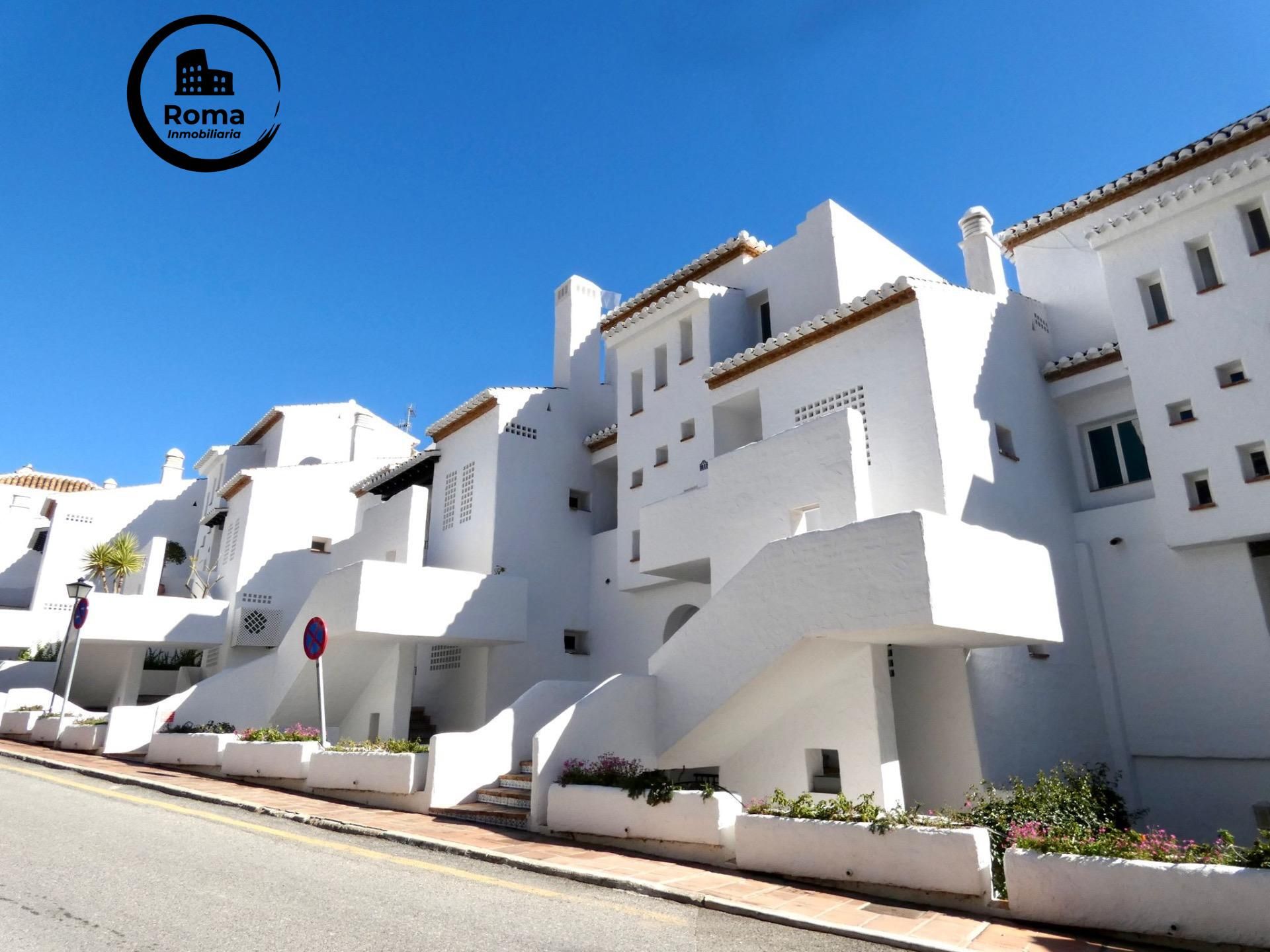 Vista exterior de Pis en venda en Almuñécar amb Aire condicionat, Terrassa i Moblat
