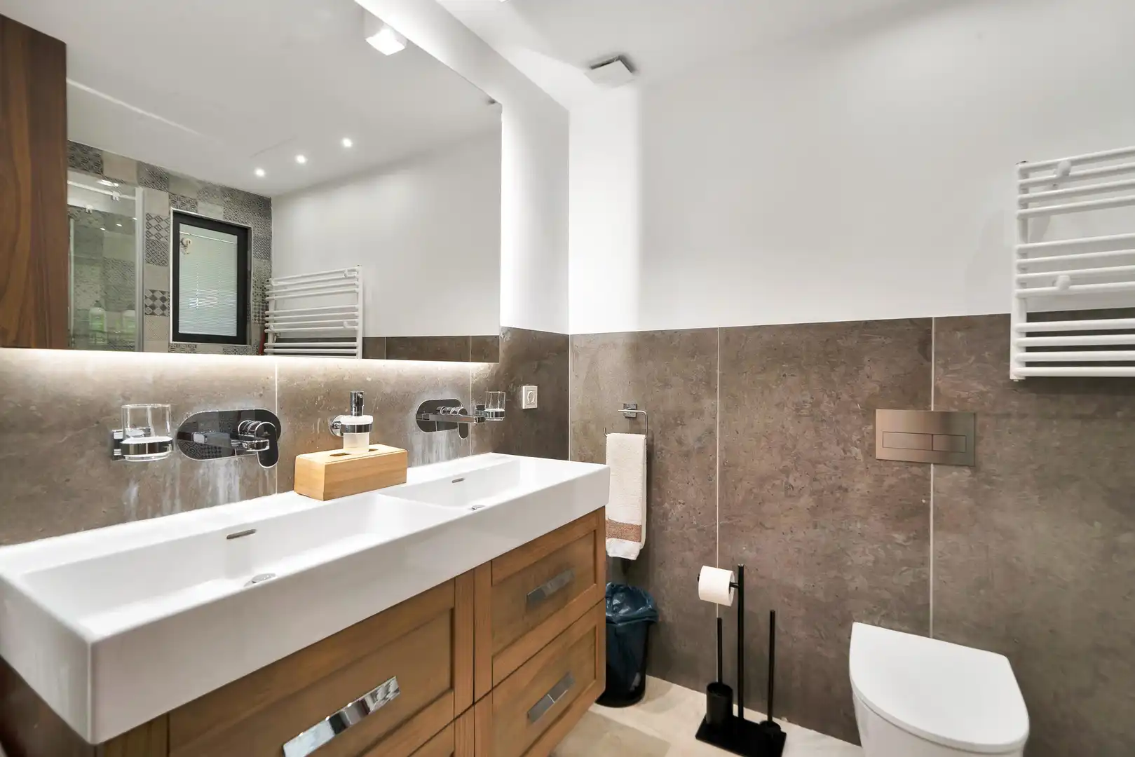 Baño de Casa adosada en venta en Marbella con Jardín privado, Alarma y Piscina comunitaria