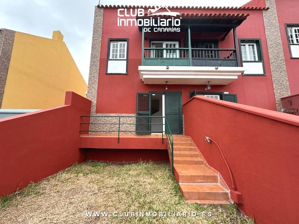 Vista exterior de Casa o xalet de lloguer en Tacoronte amb Jardí privat i Balcó