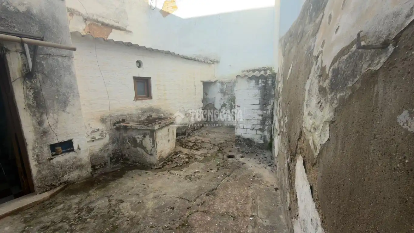 Casa o chalet en venta en La Lantejuela  con Balcón