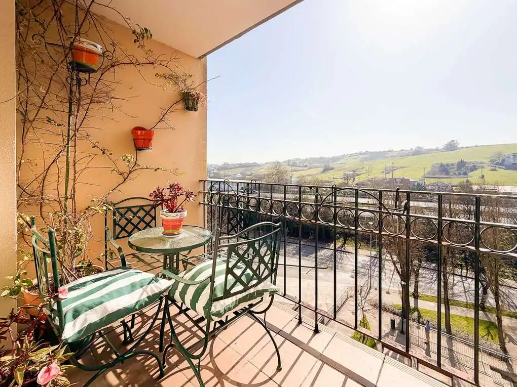 Terraza de Piso en venta en Santa Cruz de Bezana con Calefacción, Terraza y Trastero