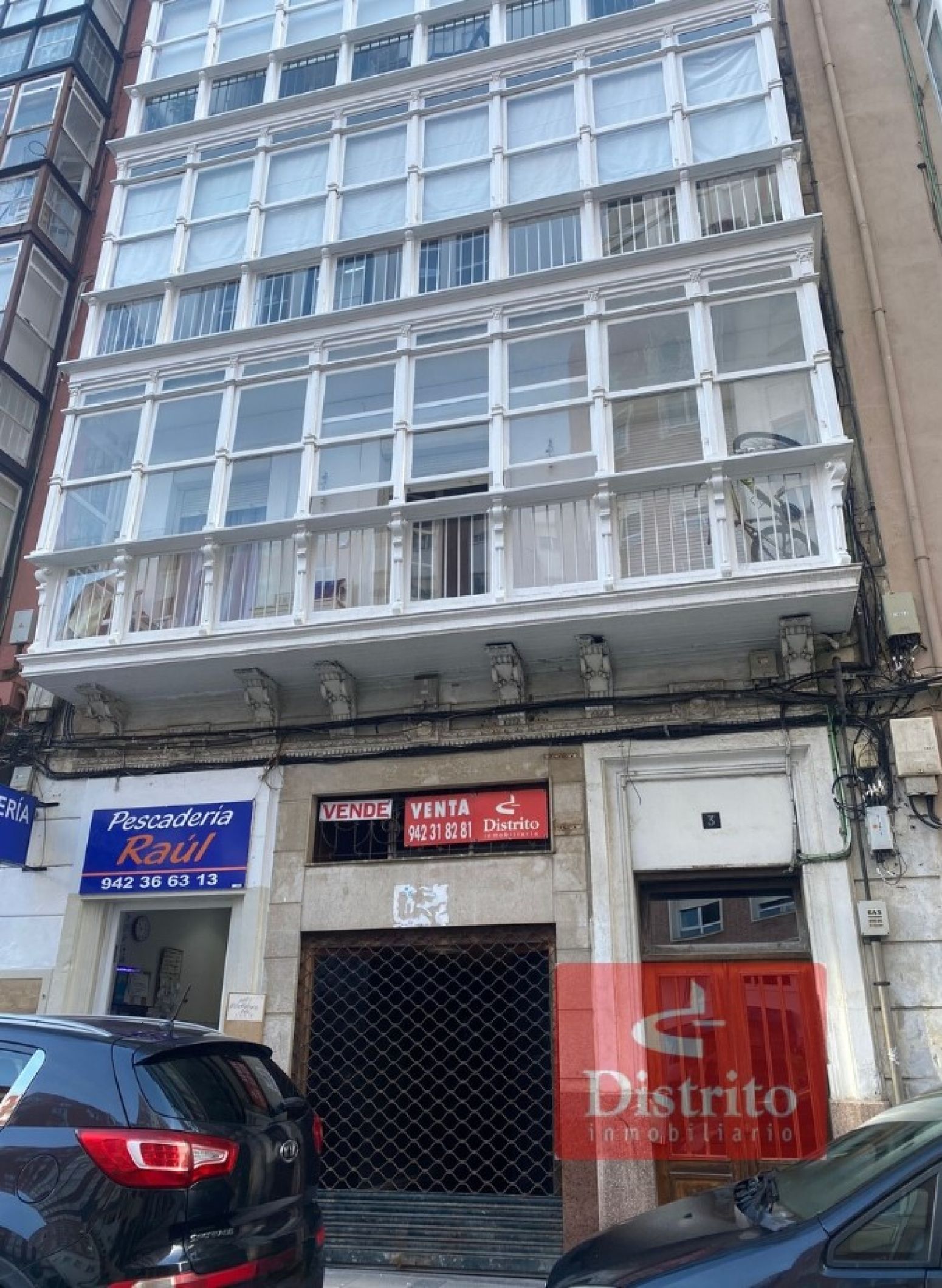 Vista exterior de Local en venda en Santander