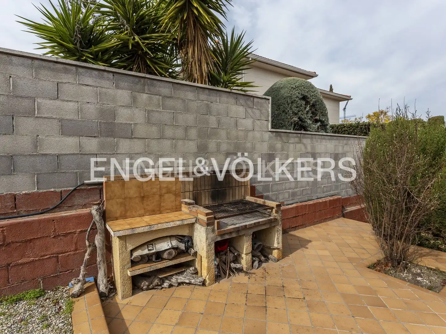 Terrassa de Casa o xalet en venda en Vilanova i la Geltrú amb Calefacció, Jardí privat i Terrassa
