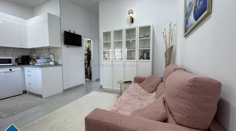 Apartamento con terraza, en la provincia de Alicante, en la ciudad de Torrevieja. 1 habitación | 50 m² | 1,5 km del mar