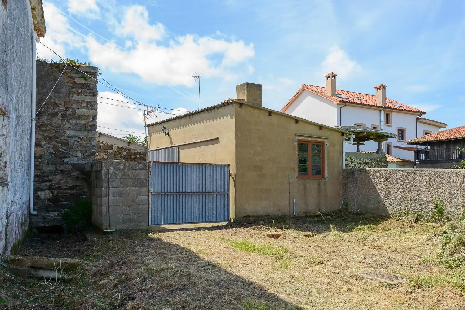 Außenansicht von Country house zum Verkauf in Cudillero mit Privatgarten