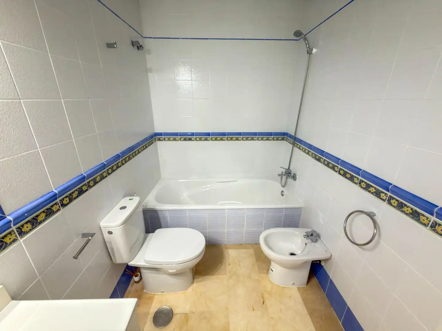 Bany de Casa adosada en venda en Orihuela amb Jardí privat, Terrassa i Moblat