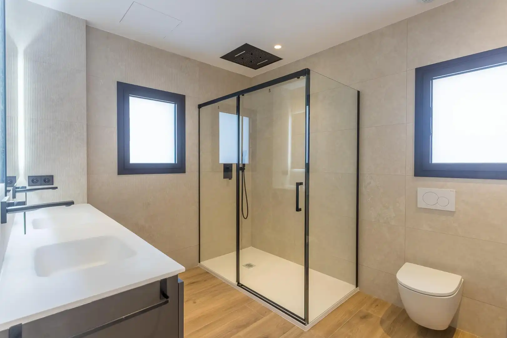 Baño de Casa o chalet de alquiler en Sant Esteve Sesrovires con Calefacción, Jardín privado y Parquet