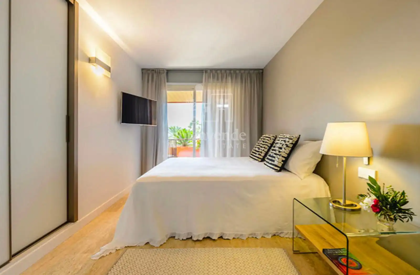 Flat for sale in Paris, Roca Llisa