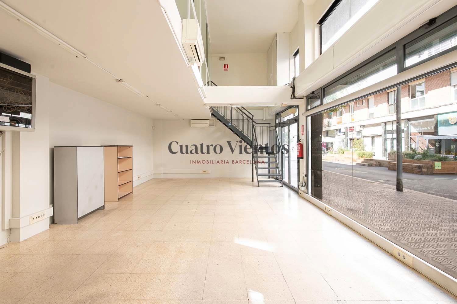 Premises to rent in Carrer d'Evarist Arnús, Barri de les Corts, Les Corts