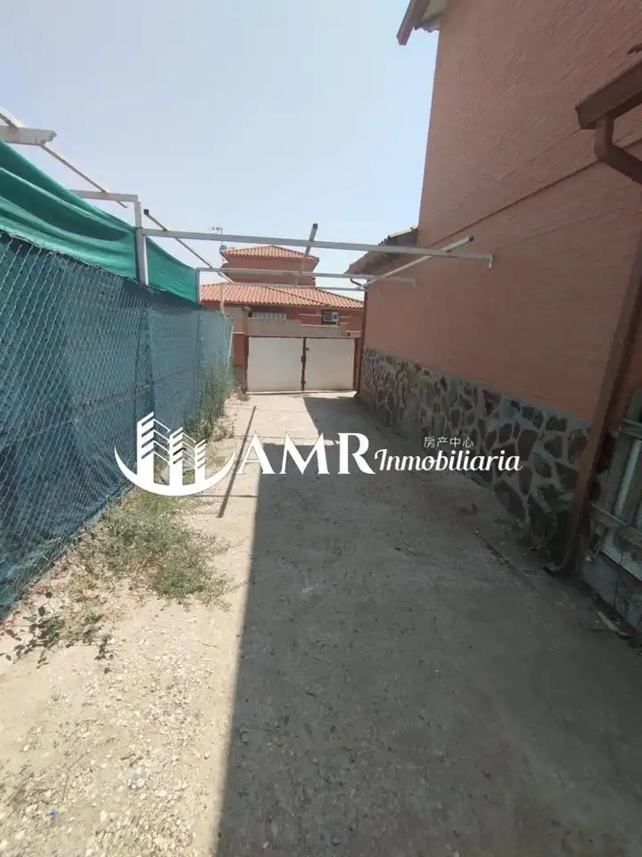 Exterior view of Detached homes for sale in Lominchar  with Heating, Private garden and Terrace