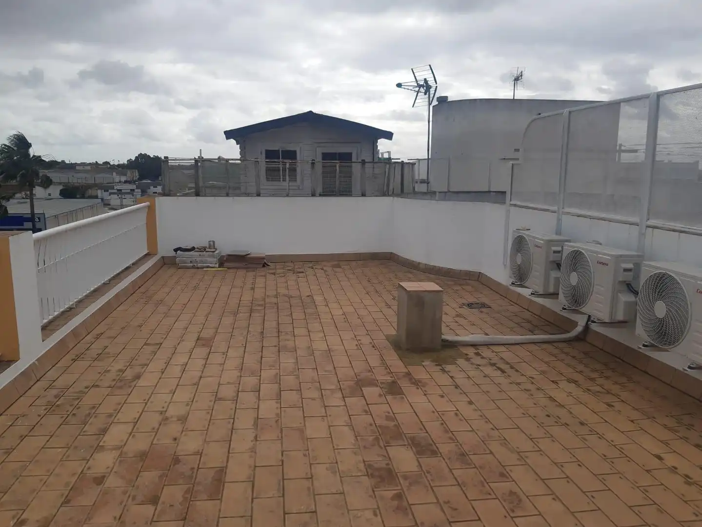 Terraza de Ático en venta en Dos Hermanas con Aire acondicionado, Terraza y Alarma
