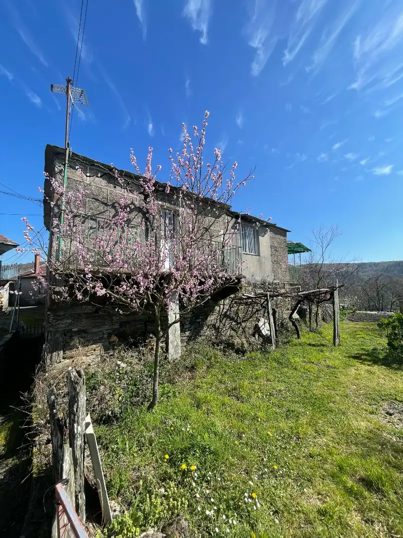 Casa rústica amb terrassa en venda a O Irixo, imagen 2