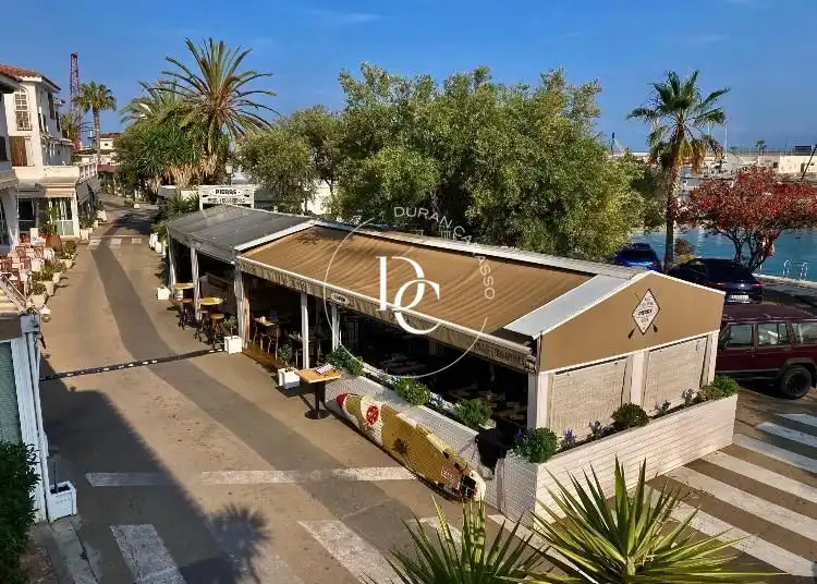 Local comercial en traspàs a Passeig de les Drassanes
