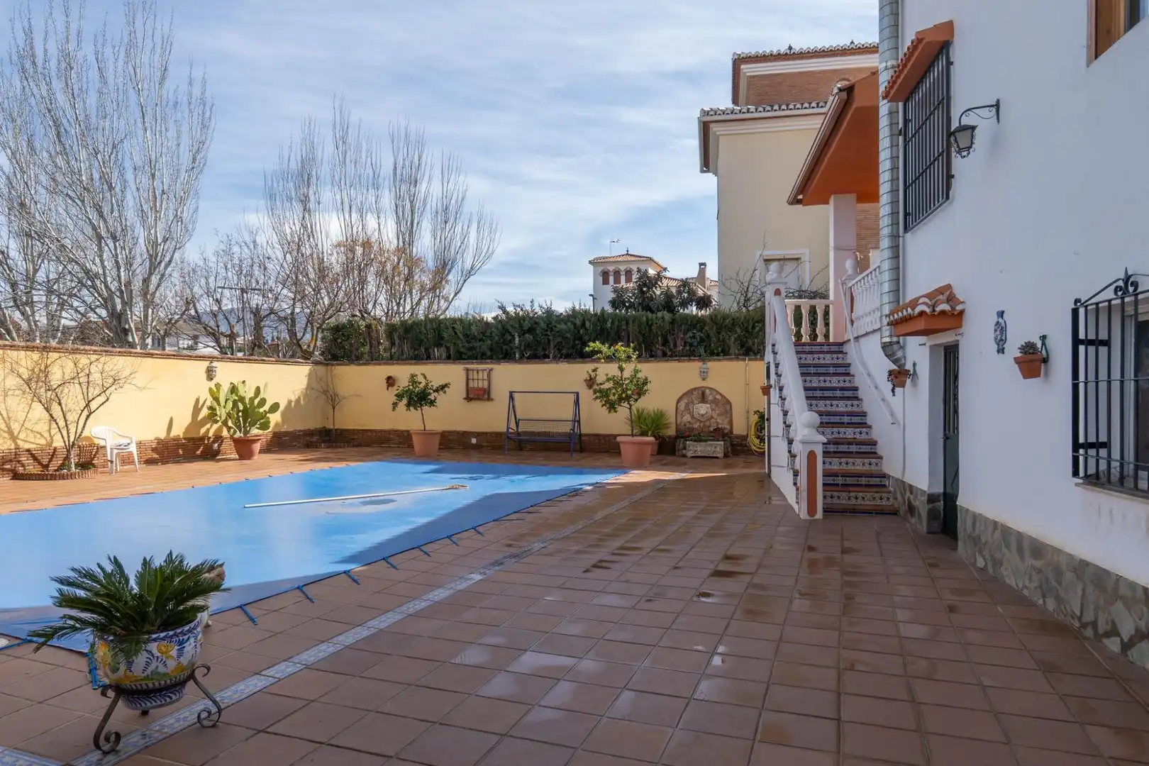 Piscina de Edificio en venta en Villa de Otura