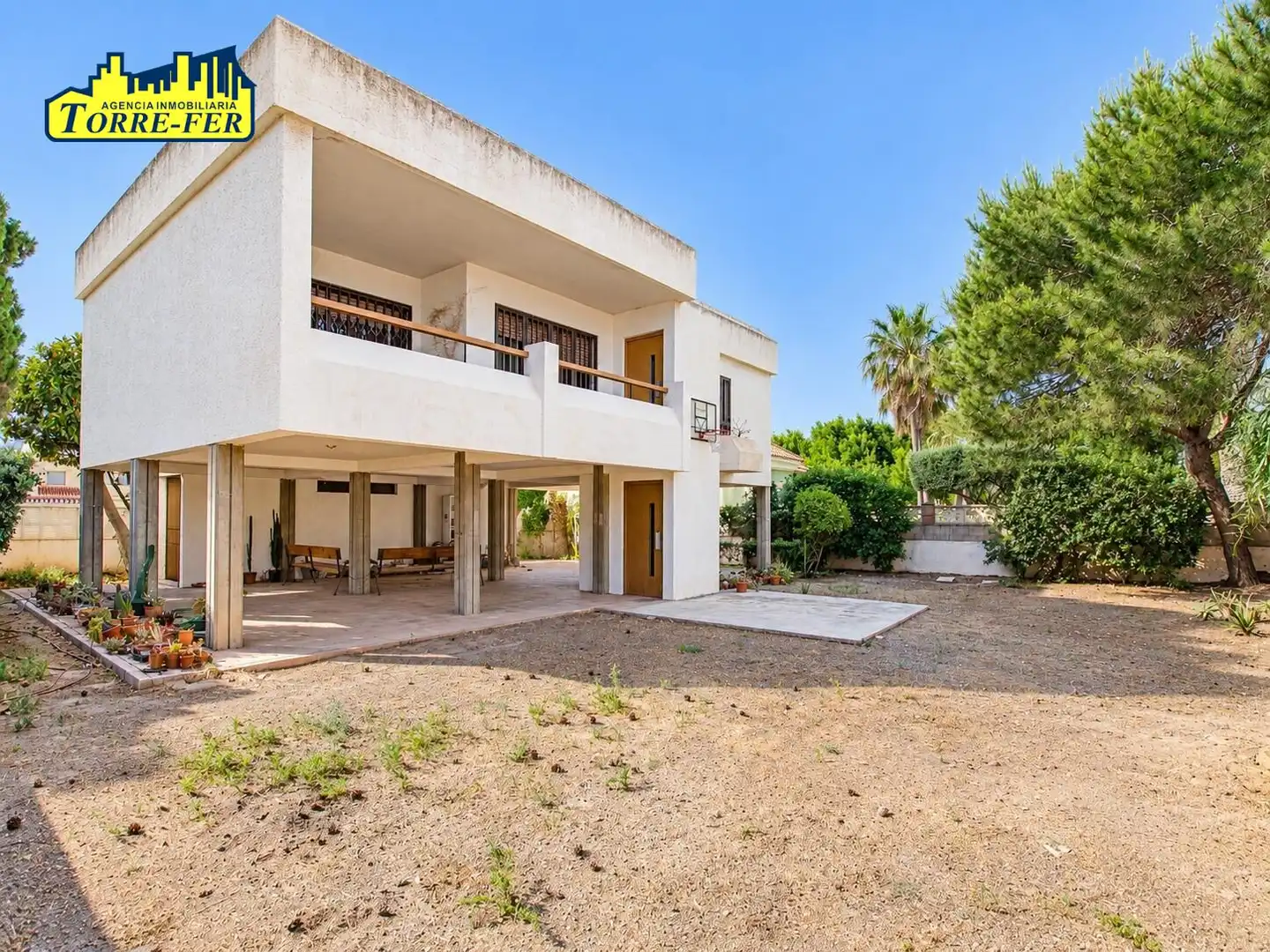 Detached house with garden for sale in Calle MIRLO. URBANIZACION DE ROQUETAS DE MAR 6