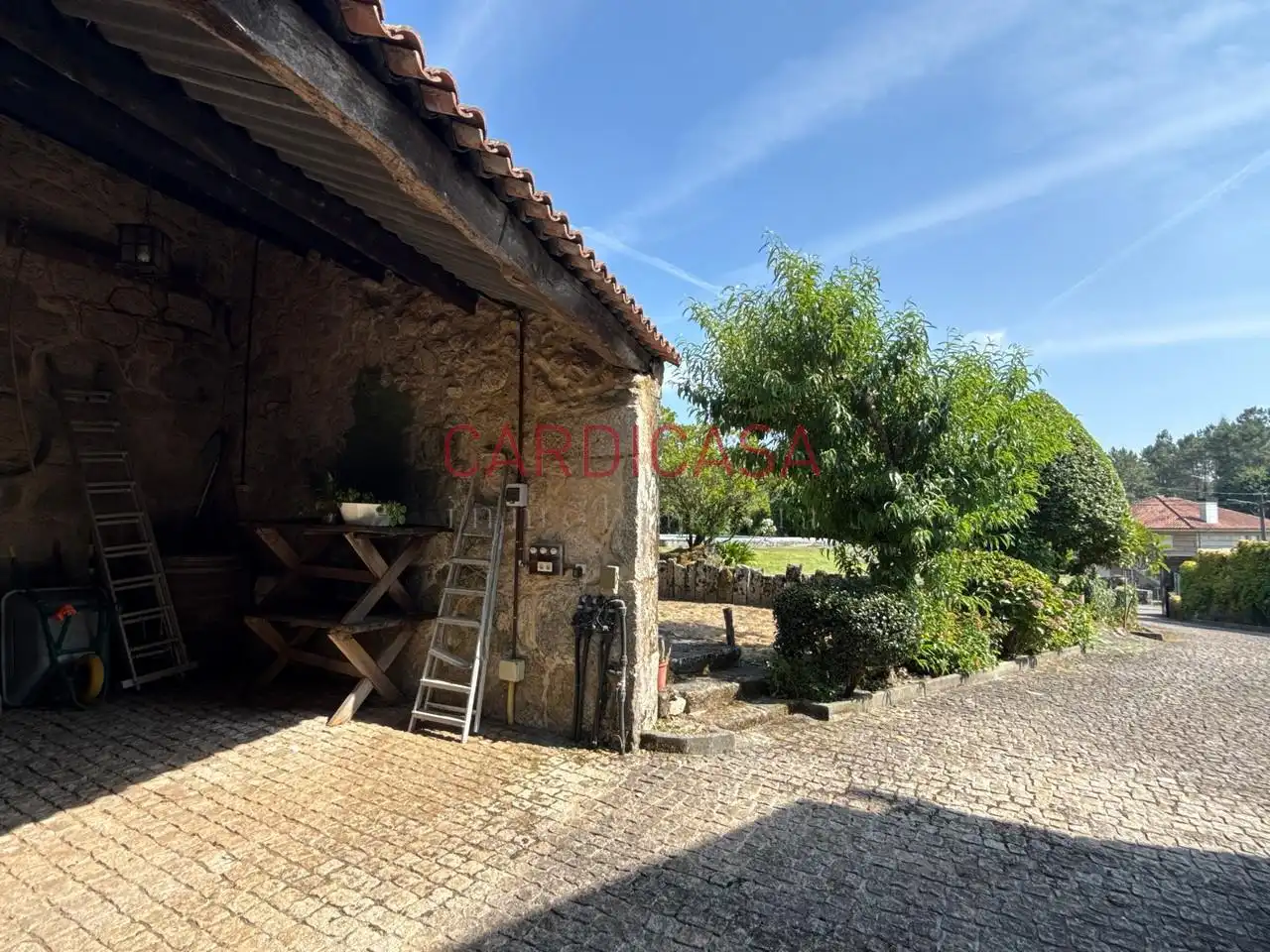 Vista exterior de Casa o xalet en venda en Mondariz amb Calefacció, Jardí privat i Terrassa