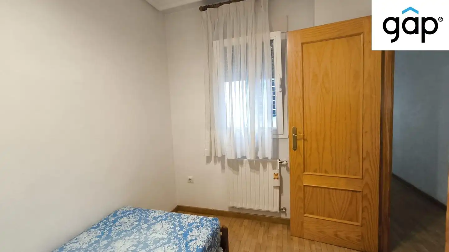 Habitación de Piso de alquiler en Cuenca con Calefacción, Terraza y Amueblado