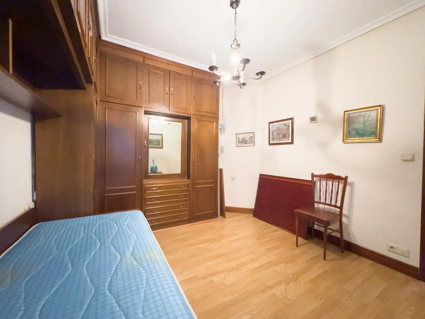 Habitación de Apartamento en venta en Irun  con Calefacción, Trastero y Amueblado