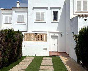 Exterior view of Duplex to rent in Sanlúcar de Barrameda  with Air Conditioner, Terrace and Community pool