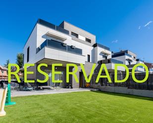 Exterior view of Single-family semi-detached for sale in Móstoles  with Terrace and Balcony