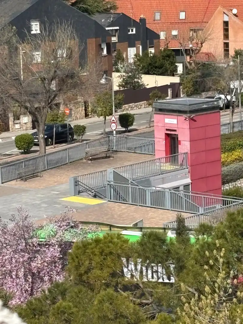 Parking de Planta baja en venta en Pozuelo de Alarcón con Calefacción, Terraza y Horno