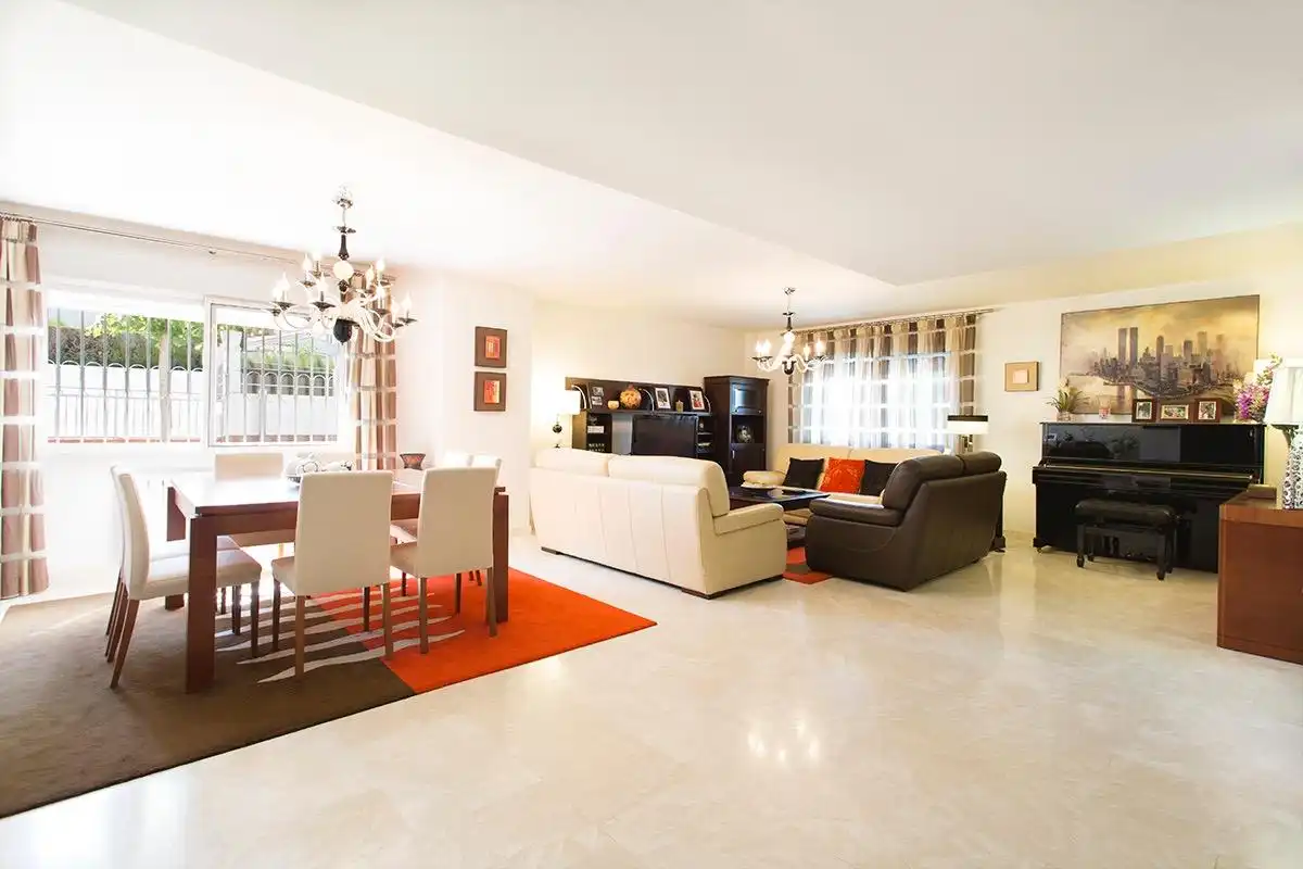 Chalet con piscina en venta en Calle Zoraya 7, imagen 3