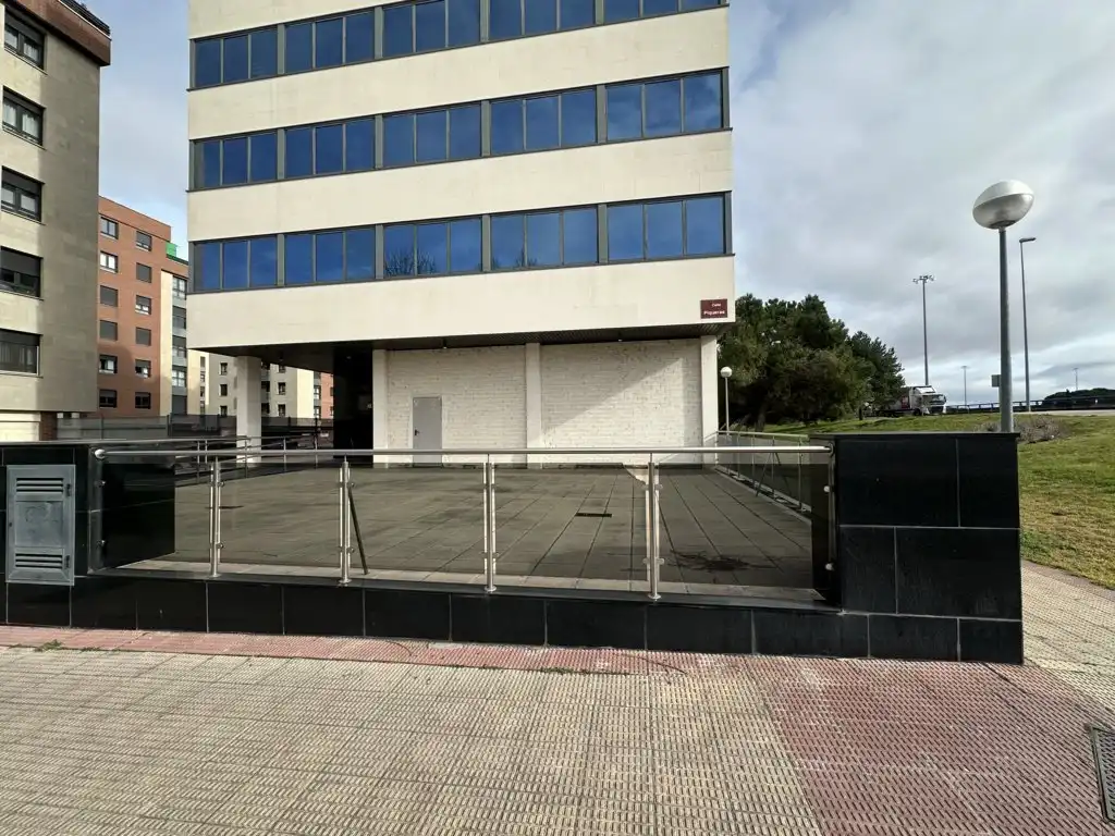 Außenansicht von Geschaftsraum zur Miete in  Logroño