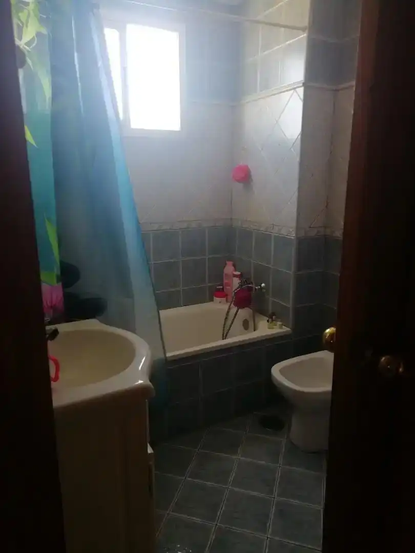Baño de Piso en venta en Algeciras con Parquet, Trastero y Amueblado